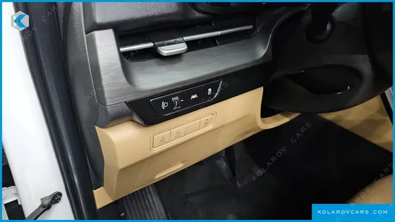 KIA CARNIVAL DIESEL 9-SEATER PRESTIGE