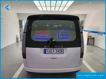 HYUNDAI STARIA 4WD LOUNGE 9-SEATER