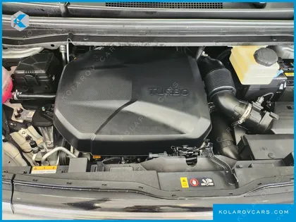 HYUNDAI STARIA 4WD LOUNGE 9-SEATER