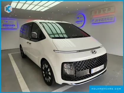 HYUNDAI STARIA 4WD LOUNGE 9-SEATER