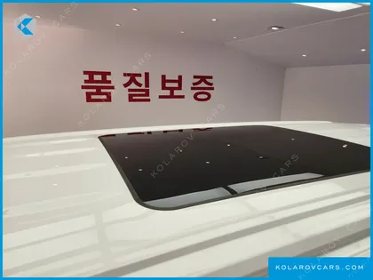 HYUNDAI STARIA 4WD LOUNGE 9-SEATER