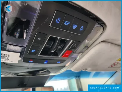 HYUNDAI STARIA 4WD LOUNGE 9-SEATER