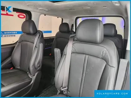 HYUNDAI STARIA 4WD LOUNGE 9-SEATER