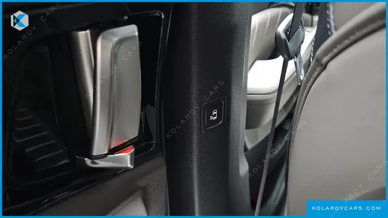 KIA CARNIVAL HEV 9-SEATER HI-LIMOUSINE (SPECIAL VEHICLE)