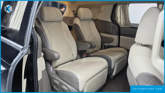 KIA CARNIVAL DIESEL 7-SEATER HI-LIMOUSINE