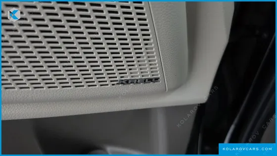 KIA CARNIVAL DIESEL 7-SEATER HI-LIMOUSINE