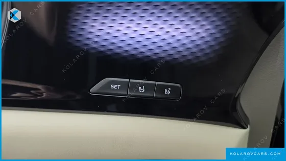KIA CARNIVAL DIESEL 7-SEATER HI-LIMOUSINE