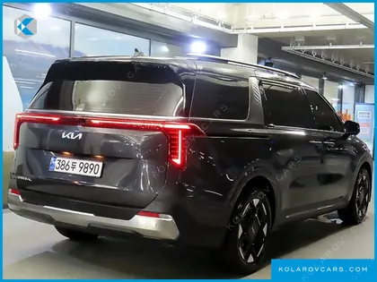 KIA CARNIVAL DIESEL 7-SEATER OUTDOOR