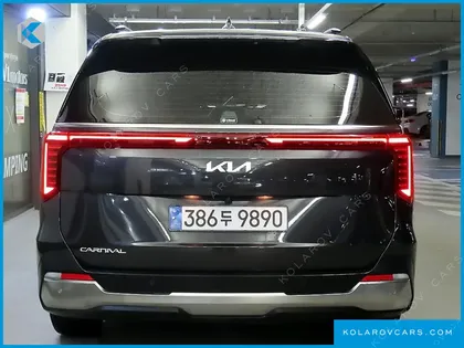 KIA CARNIVAL DIESEL 7-SEATER OUTDOOR