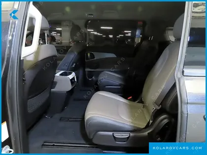 KIA CARNIVAL DIESEL 7-SEATER OUTDOOR