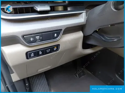 KIA CARNIVAL DIESEL 9-SEATER NOBLESSE