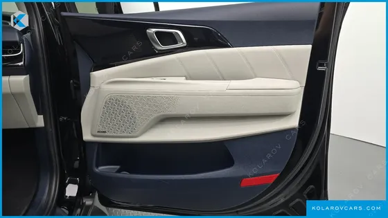 KIA CARNIVAL HEV 7SEATER GRAVITY