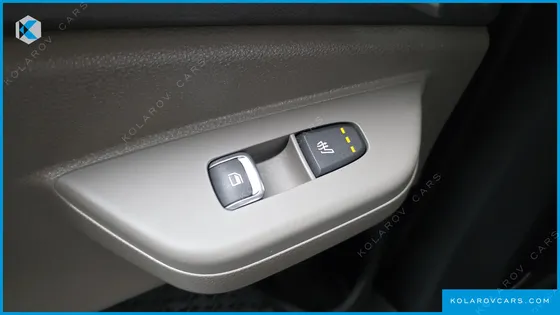 KIA CARNIVAL HEV 9 SEATER PRESTIGE
