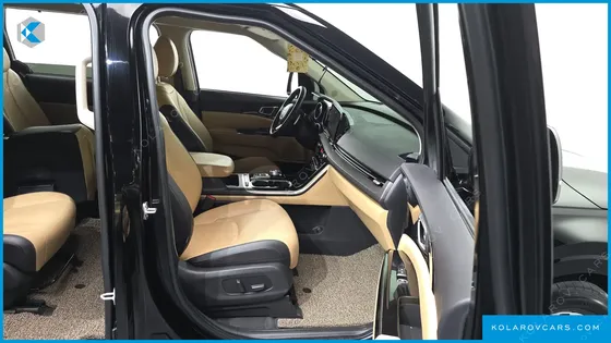 KIA CARNIVAL DIESEL 11-SEATER NOBLESSE