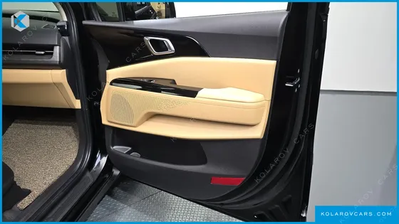 KIA CARNIVAL DIESEL 11-SEATER NOBLESSE
