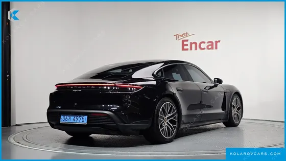 PORSCHE TAYCAN BASE