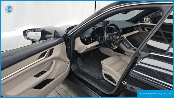 PORSCHE TAYCAN BASE