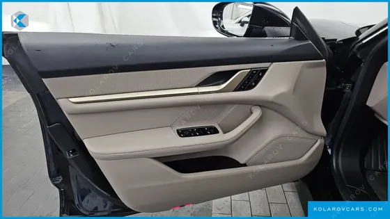 PORSCHE TAYCAN BASE