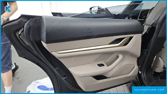 PORSCHE TAYCAN BASE