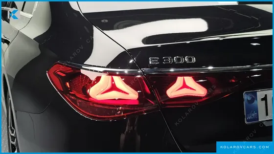 MERCEDES E-CLASS E300 4MATIC AMG LINE