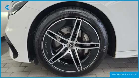 MERCEDES E-CLASS E300 4MATIC AMG LINE