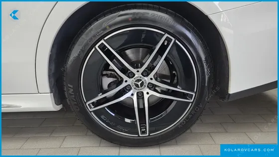 MERCEDES E-CLASS E300 4MATIC AMG LINE
