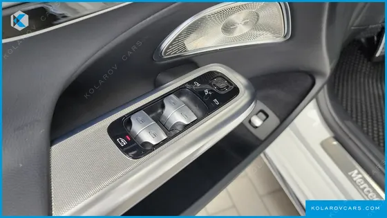 MERCEDES E-CLASS E300 4MATIC AMG LINE