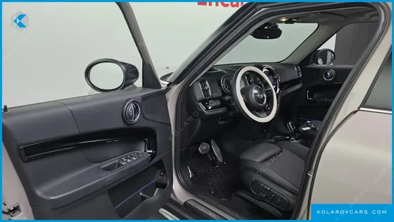 MINI COUNTRYMAN CLASSIC PLUS LAUNCH PACK