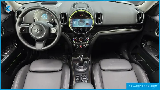 MINI COUNTRYMAN CLASSIC PLUS LAUNCH PACK