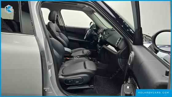 MINI COUNTRYMAN CLASSIC PLUS LAUNCH PACK