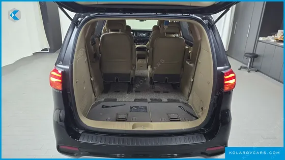 KIA CARNIVAL 7-SEATER LIMOUSINE