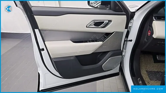 LAND ROVER RANGE ROVER VELAR 3.0 D300 R-DYNAMIC SE