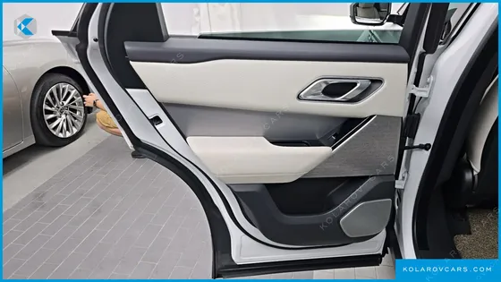 LAND ROVER RANGE ROVER VELAR 3.0 D300 R-DYNAMIC SE