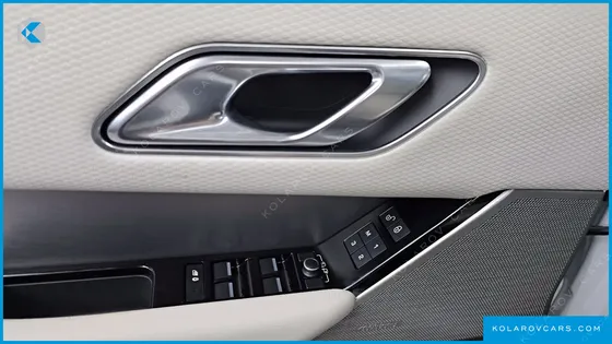 LAND ROVER RANGE ROVER VELAR 3.0 D300 R-DYNAMIC SE