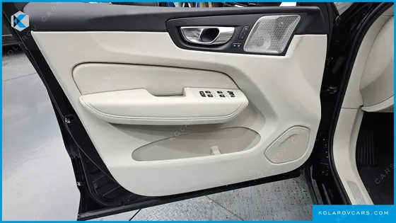 VOLVO XC60 T8 ULTRA BRIGHT