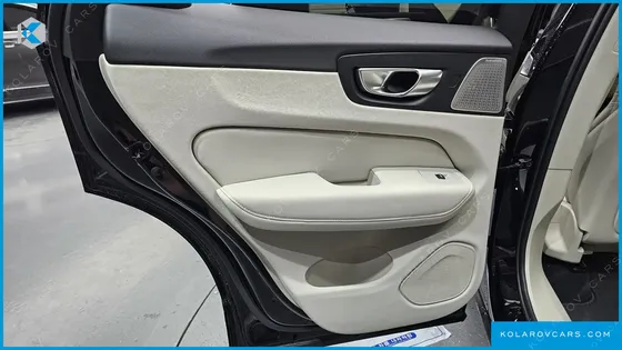 VOLVO XC60 T8 ULTRA BRIGHT