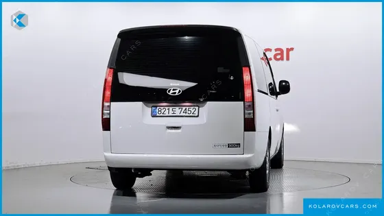HYUNDAI STARIA L3.5 CARGO 3-SEATER