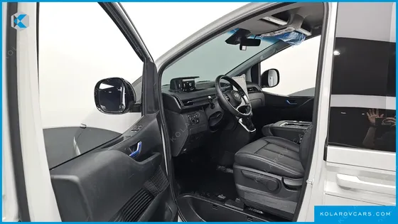 HYUNDAI STARIA L3.5 CARGO 3-SEATER