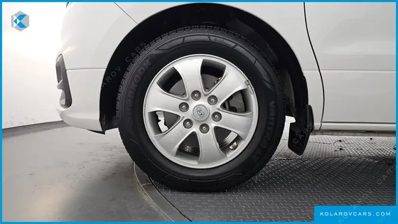 HYUNDAI STAREX WAGON 12-SEATER