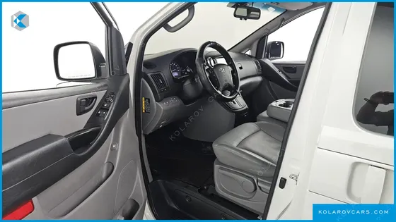 HYUNDAI STAREX WAGON 12-SEATER