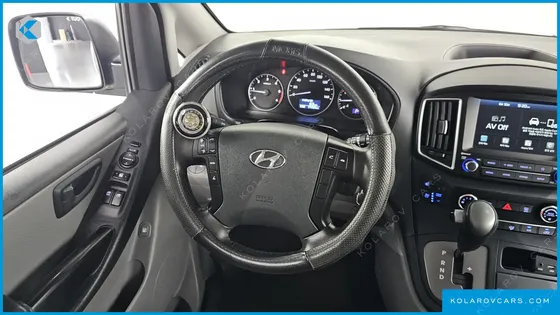 HYUNDAI STAREX WAGON 12-SEATER