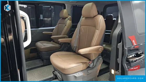 HYUNDAI STARIA LOUNGE 9-SEATER