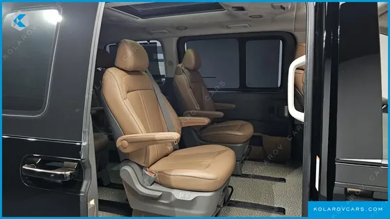 HYUNDAI STARIA LOUNGE 9-SEATER