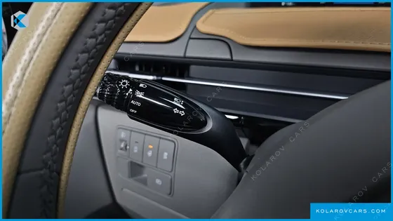 HYUNDAI STARIA LOUNGE 9-SEATER