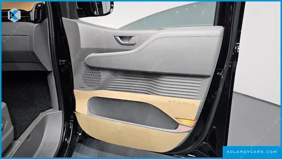 HYUNDAI STARIA LOUNGE 9-SEATER