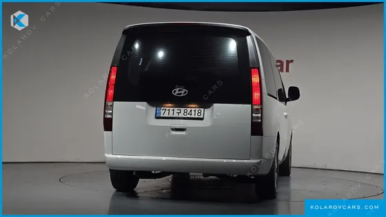 HYUNDAI STARIA TOURER 11-SEATER