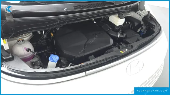 HYUNDAI STARIA TOURER 11-SEATER