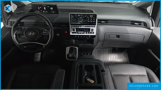 HYUNDAI STARIA TOURER 11-SEATER
