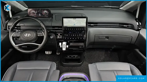 HYUNDAI STARIA 4WD LOUNGE 9-SEATER