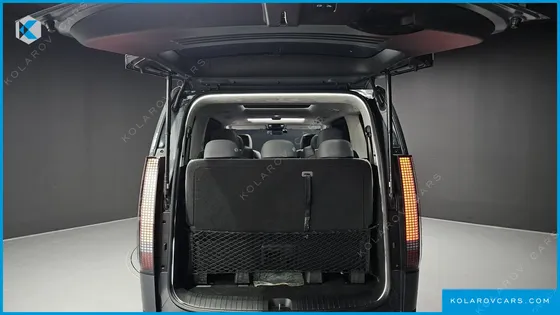 HYUNDAI STARIA 4WD LOUNGE 9-SEATER